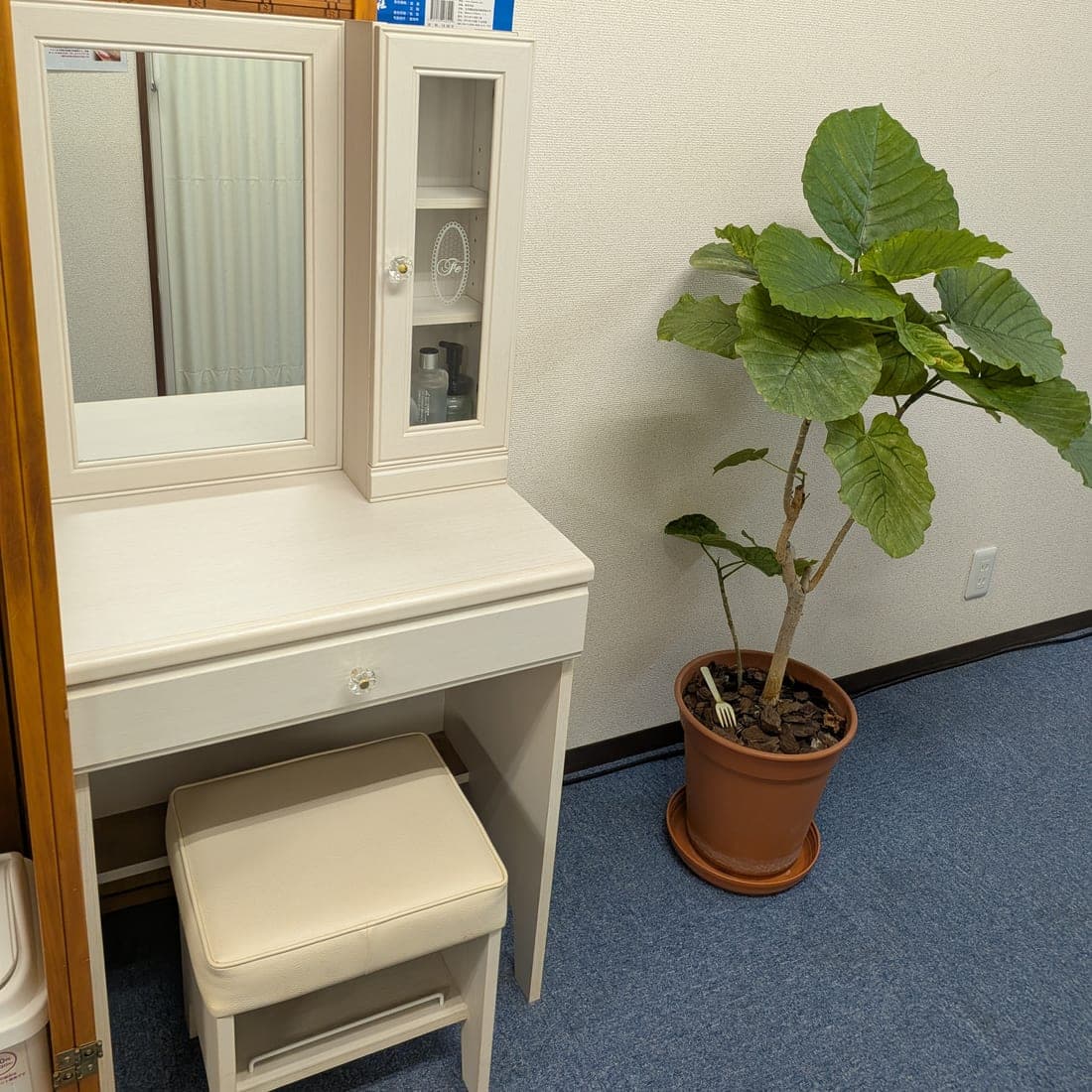 身支度を整えられるパウダーコーナー